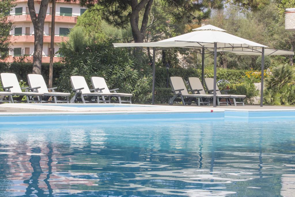 Hotel Capo Circeo Centro Benessere & Padel Сан-Феличе-Чирчео Экстерьер фото