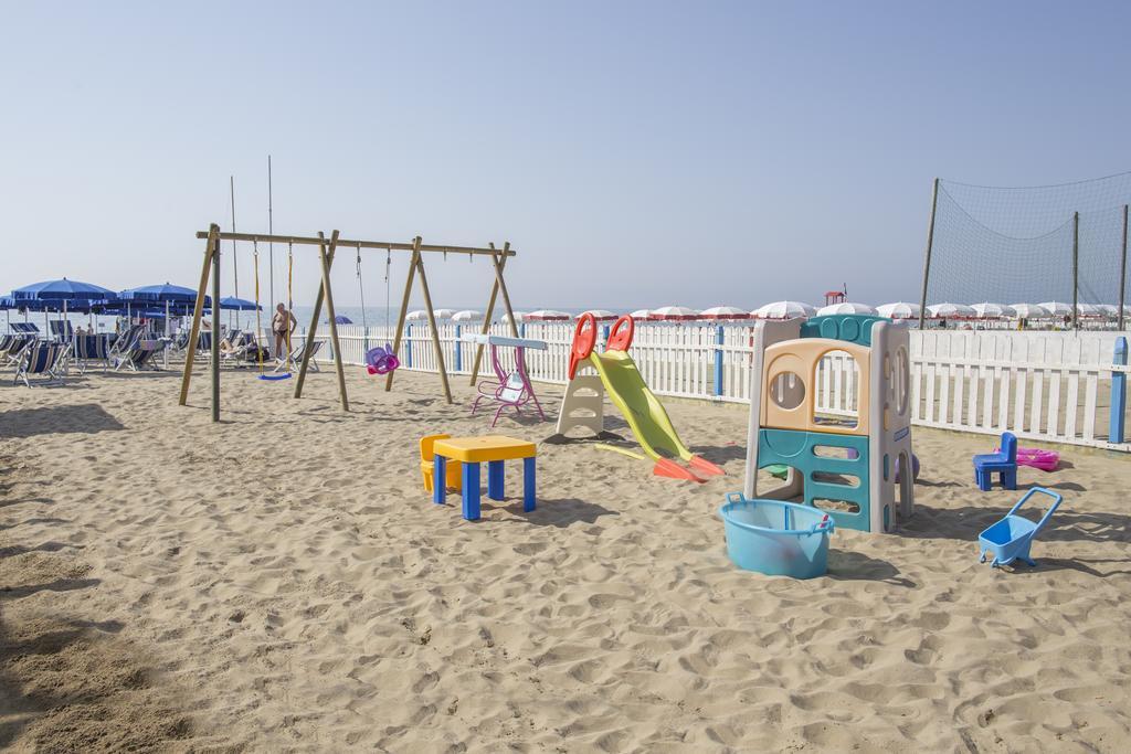 Hotel Capo Circeo Centro Benessere & Padel Сан-Феличе-Чирчео Экстерьер фото